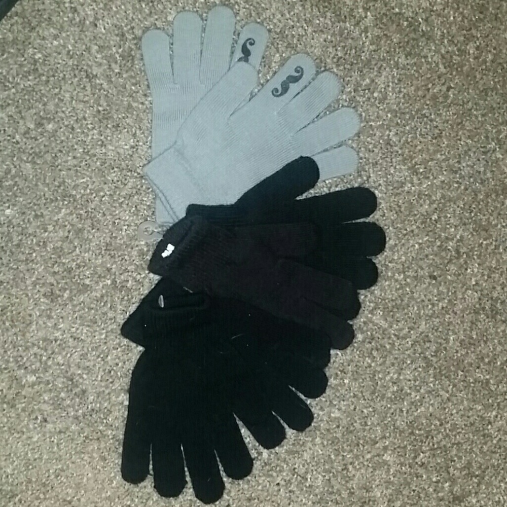 3 pairs of gloves